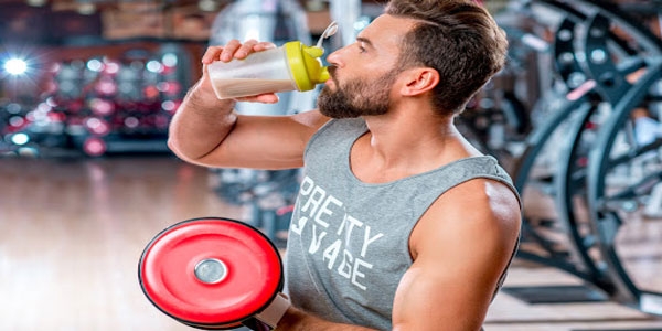 بهترین زمان مصرف مکمل BCAA و EAA حین تمرین